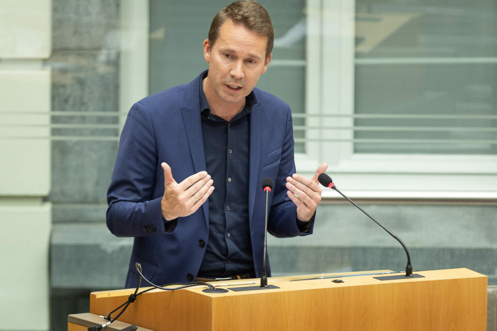 Flanders cancels 500 work permits following Antwerp human trafficking case