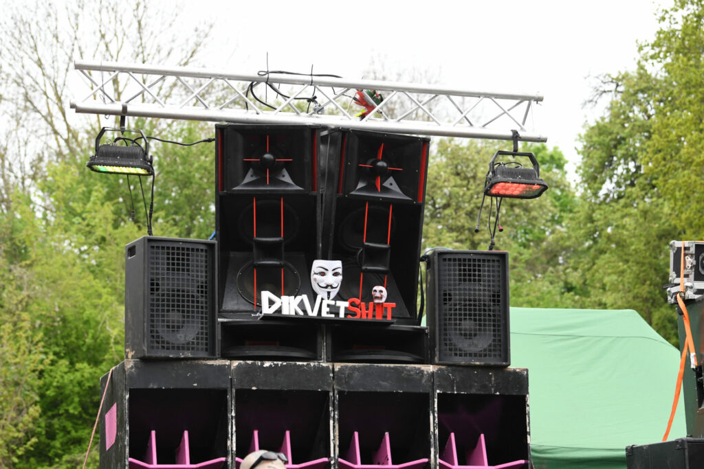 Weekend rave: Seven arrested and suspected of organising event