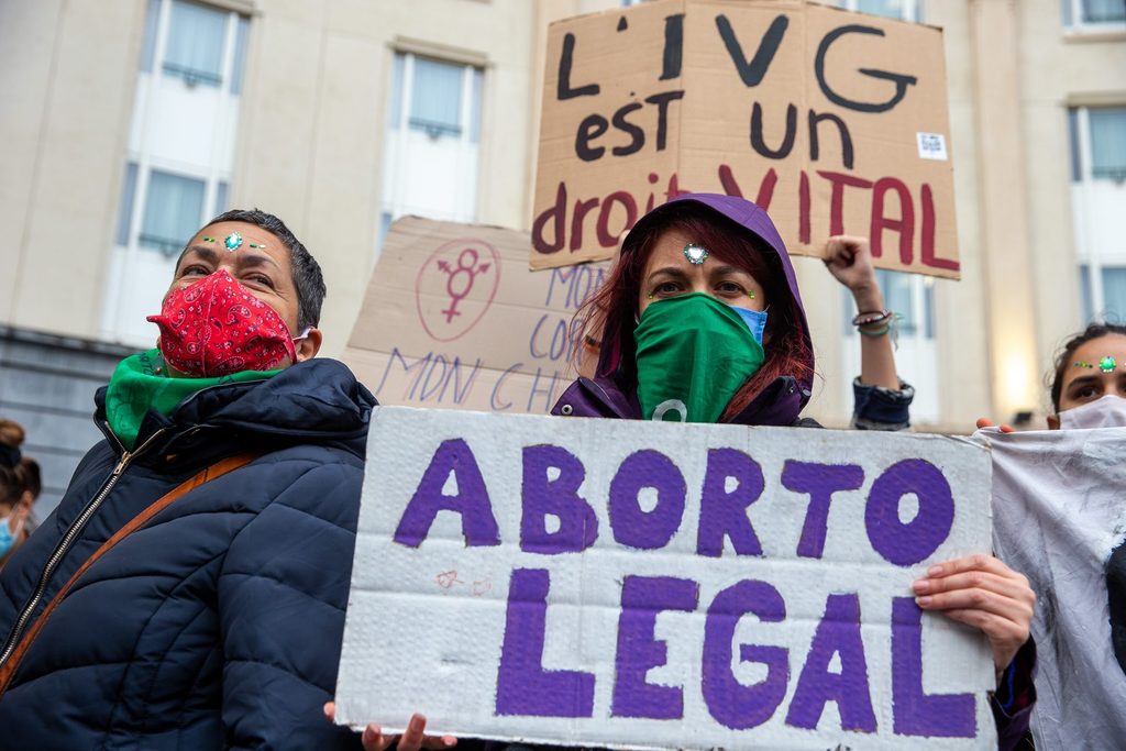 One million Europeans ask Commission to secure abortion rights within the EU