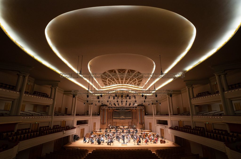 New wearable technology helps deaf people enjoy music by feeling it