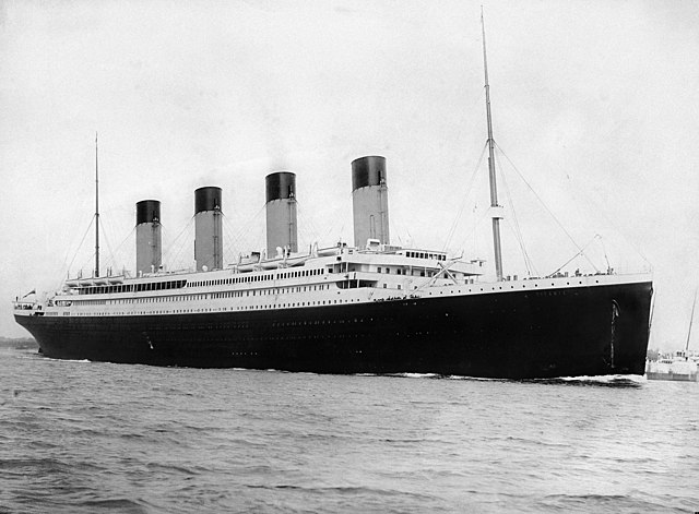 Postcard of Titanic survivor sells for a record amount of €350k