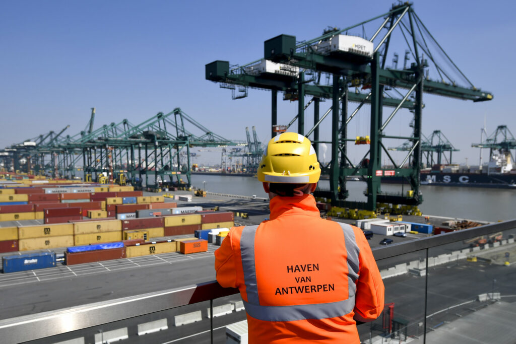 Nearly 40% of foreign investment into Flanders ends up in ports