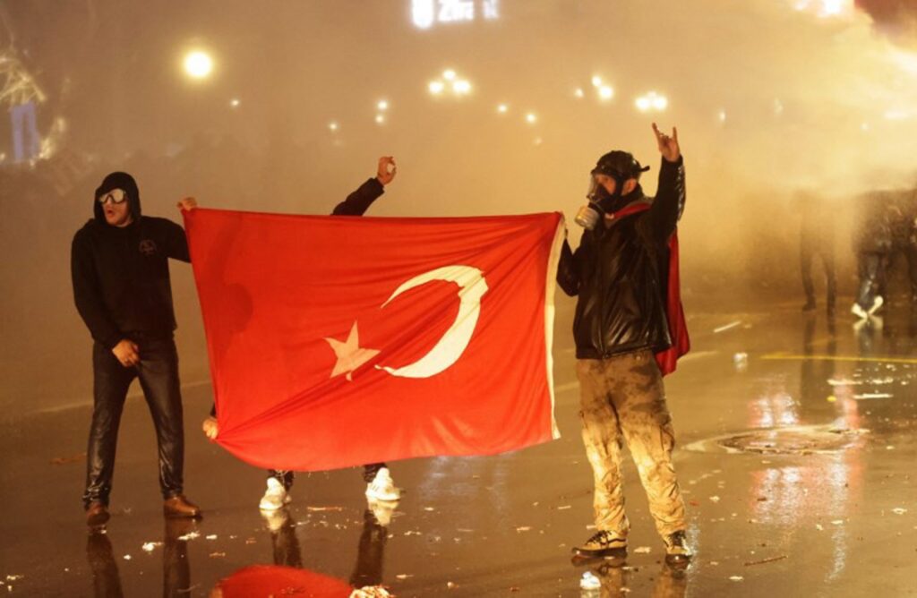 Turkey: Dozens of demonstrators arrested in Istanbul