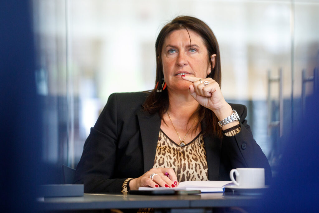Minister Galant gives go-ahead for programme plan subsidies