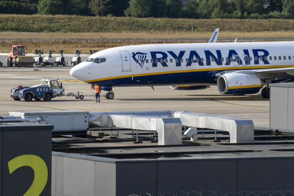 Paying to sit next to your children? UK opens investigation against Ryanair