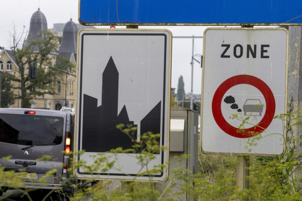 'Loud minority': Most Brussels residents support Low Emission Zone, survey shows