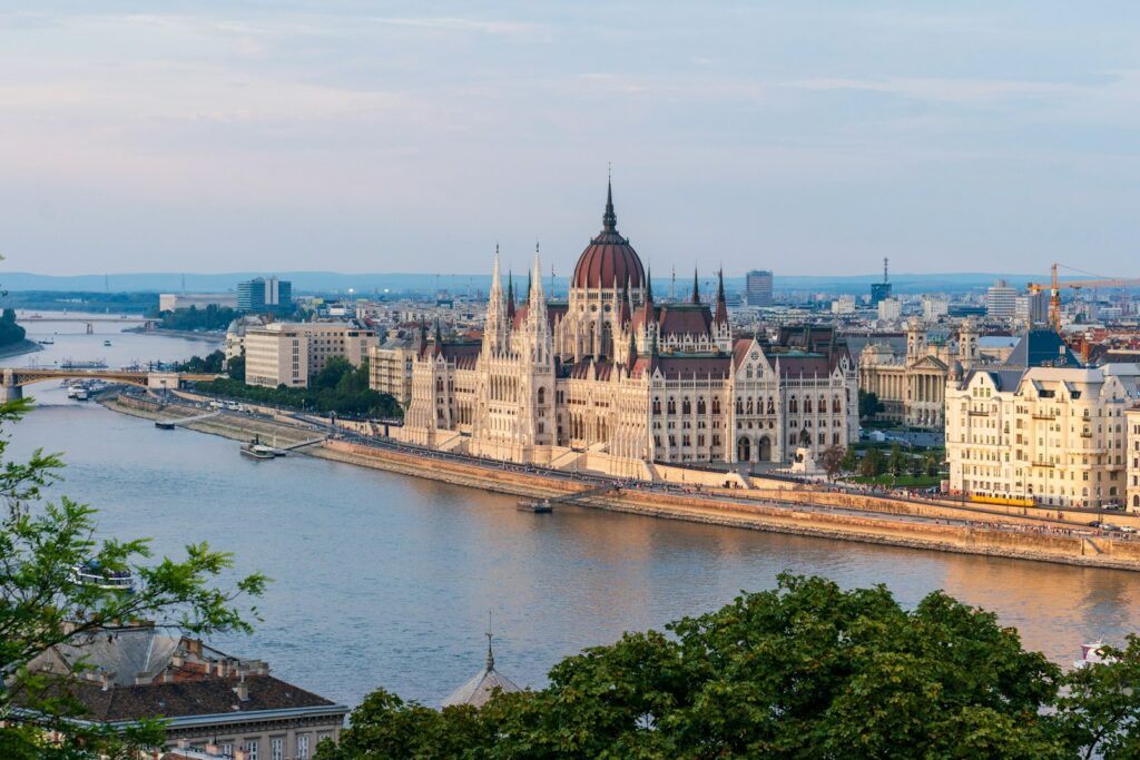 EU-Hungary talks begin, but rule of law concerns keep funds frozen