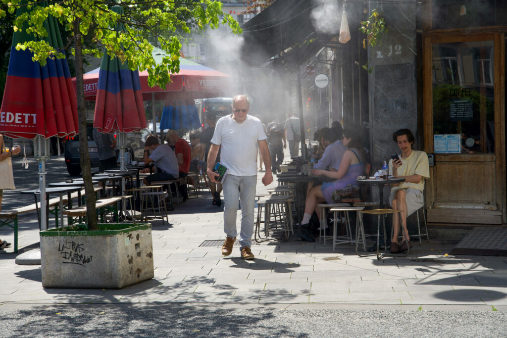 Code yellow heat warning issued as temperatures set to hit 35°C this week