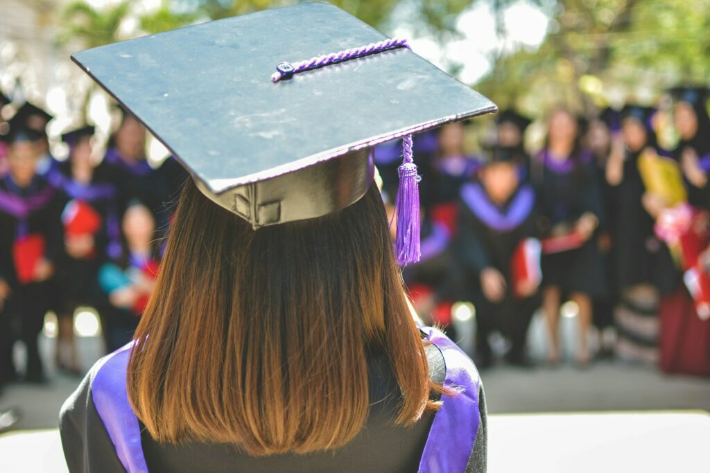 Women lead rise in EU degrees, nearing 2030 target early